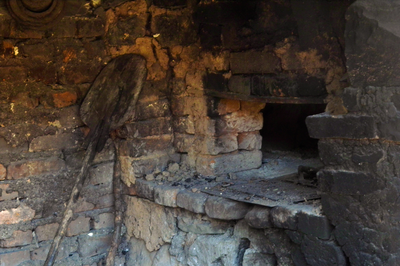 Фурнаджийската лопата вече не се върти около хляба