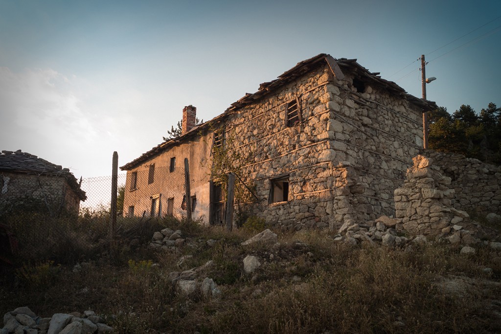 Село Три могили.