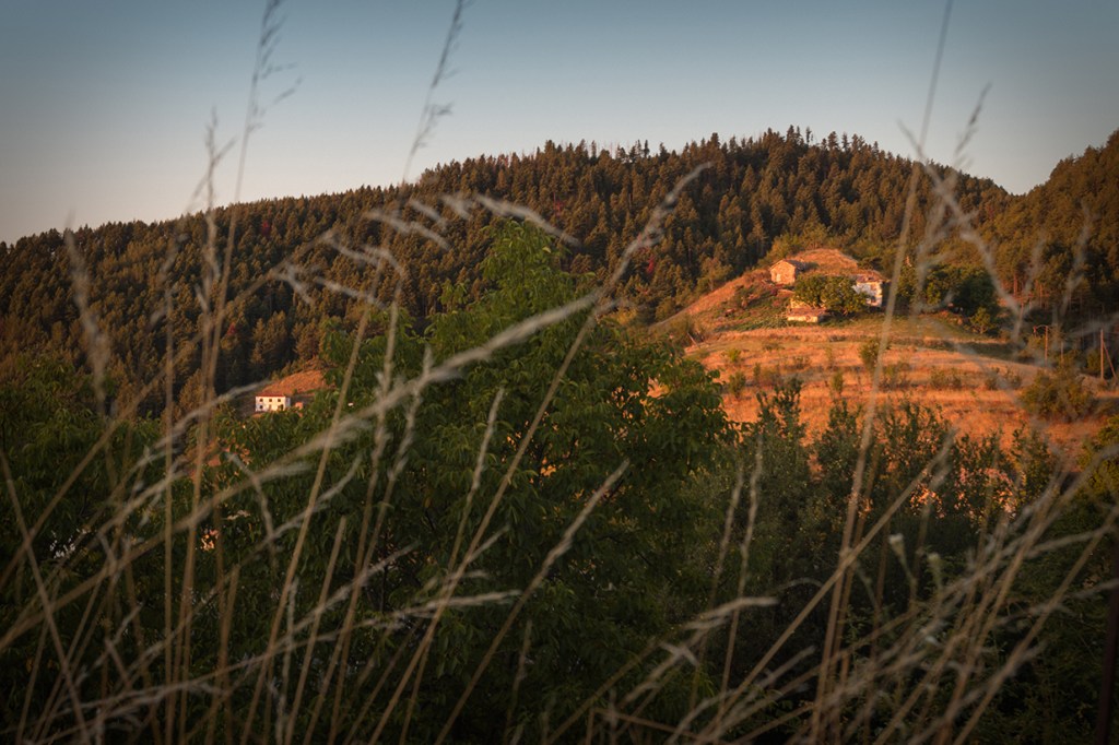 Село Три могили.